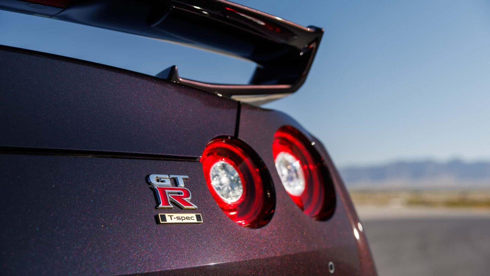 Прощай, легенда: Nissan прекращает производство GT-R 17 nissan gt r r35 final editions 2