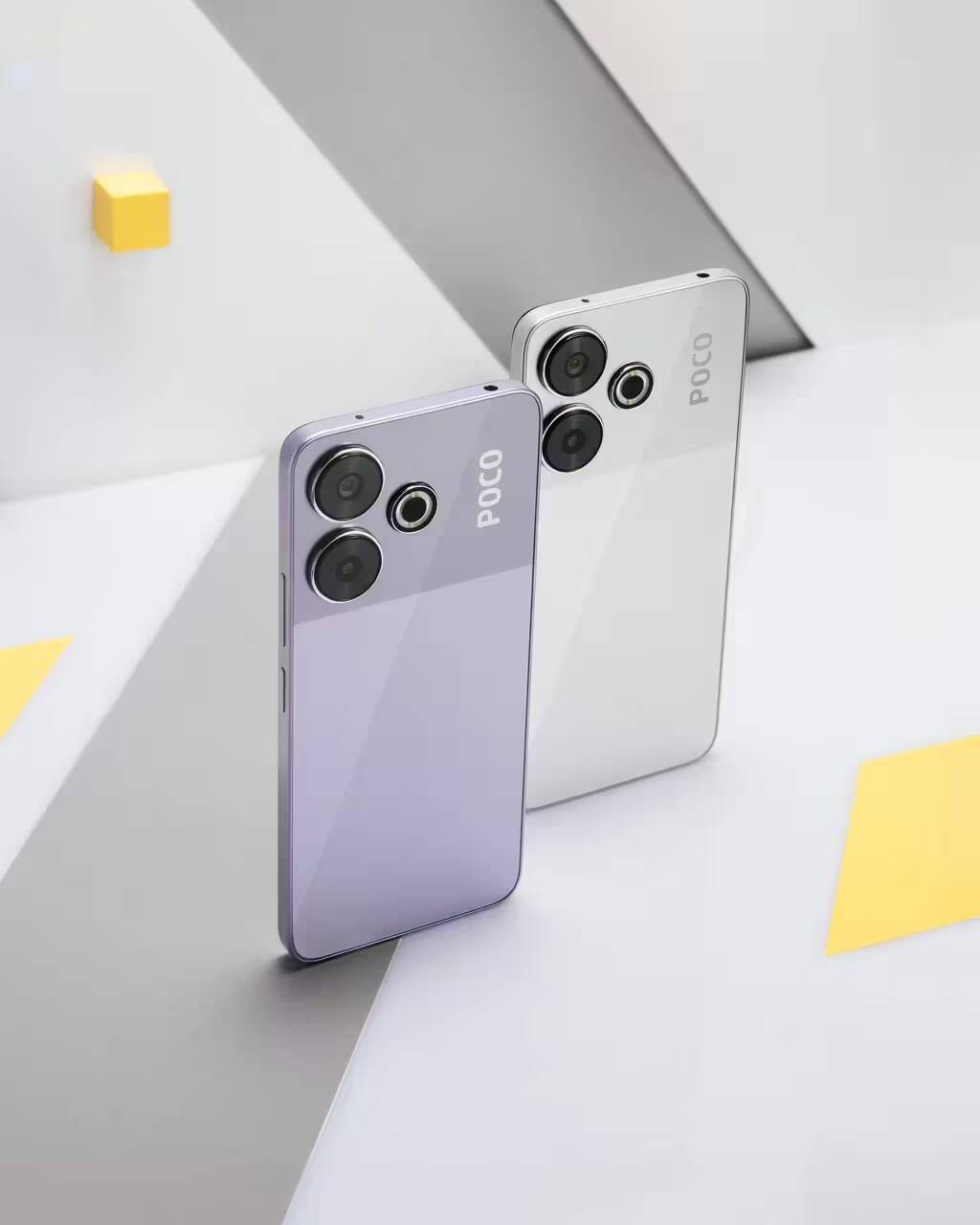Два смартфона Poco M6 с тройными камерами и логотипом Poco на задней панели