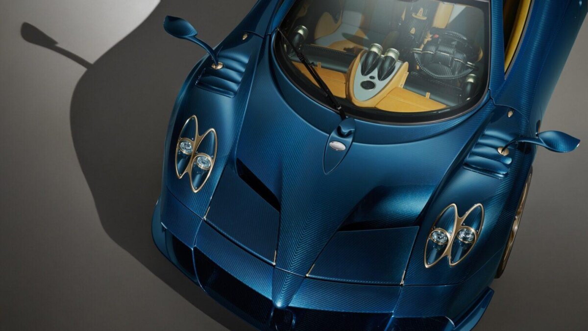 Карбоновый кузов Pagani Huayra Epitome сверху с видом с углами