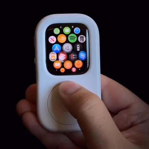 apple watch tinypod case turns it into ipod 1.jpg.5cd3410316bc257c25706c65f1f18490