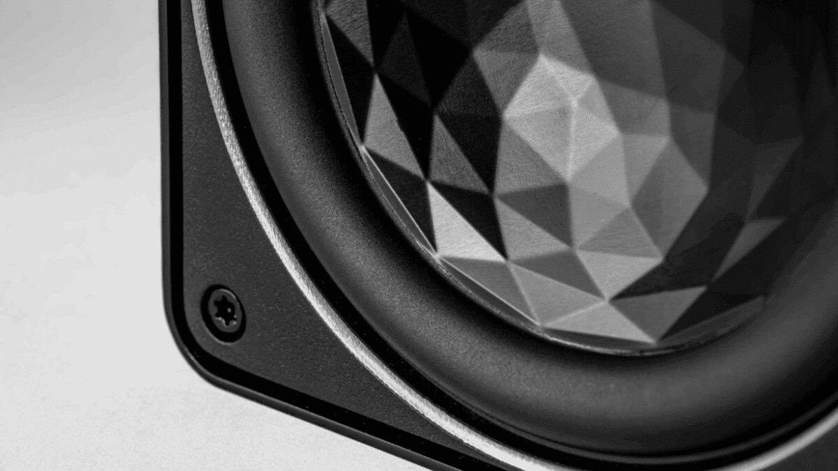 ELAC выпустил полочную акустику Elegant BS 312.2 с мощным звуком 5 f2d6b3b33c1bb9b2d271eb8010dd070124620af9d89e5db014a371cabc3c0e3d
