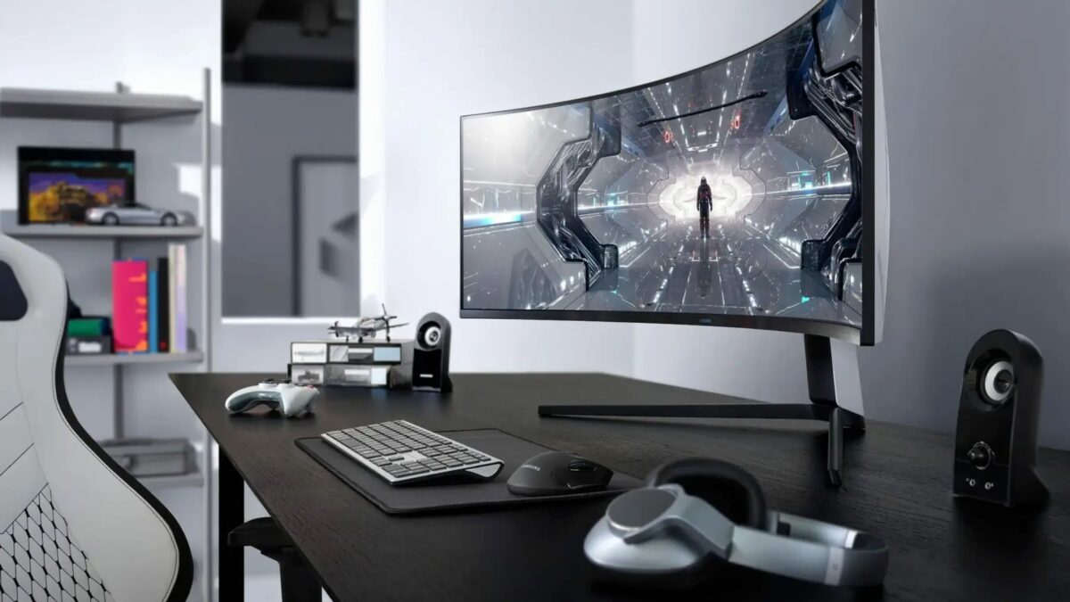 TCL показала гибкий монитор, который может становиться изогнутым 2 i 1