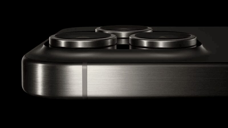 iphone 15 pro cameras large