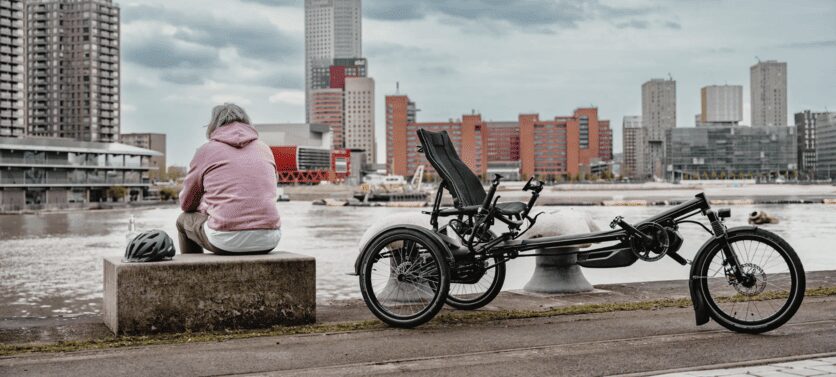 Электровелосипед Kettwiesel с телескопической рамой и установленным сиденьем