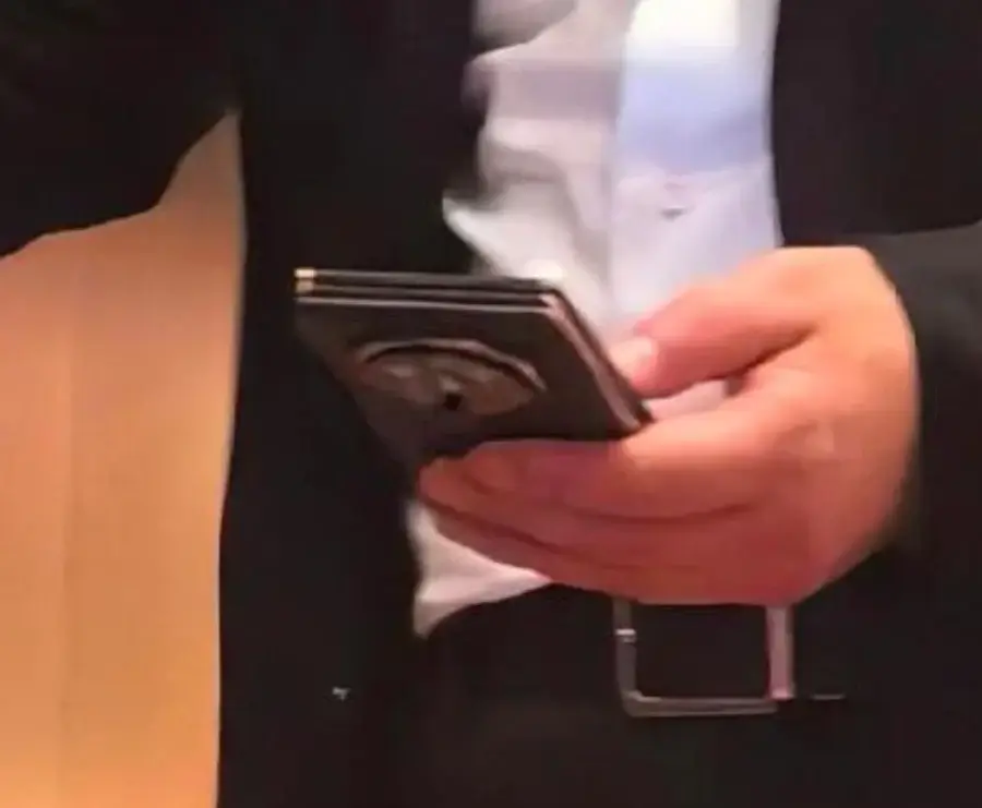 Xiaomi готовит к выпуску трёхсекционный складной смартфон 7 huaweis tri foldable phone yu richard