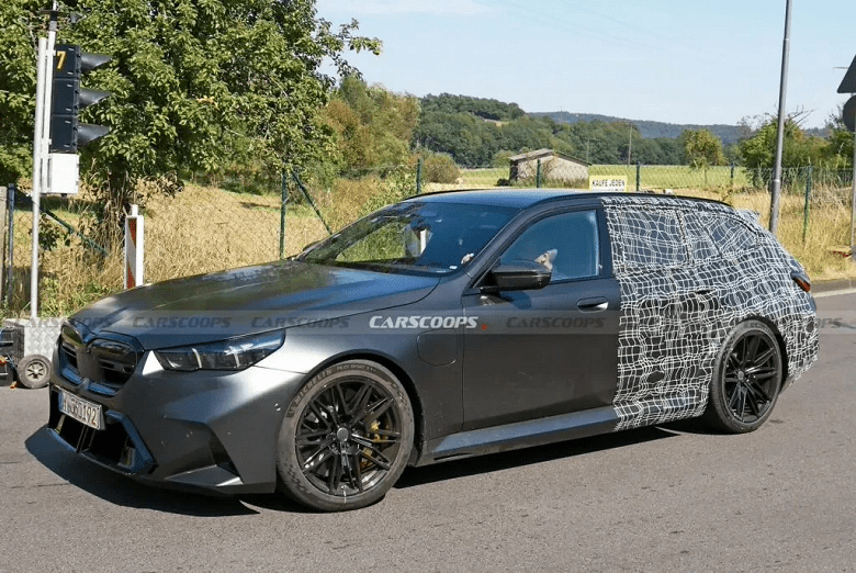 Новейший универсал BMW M5 Touring 2025 показали вживую накануне анонса 3 image 16