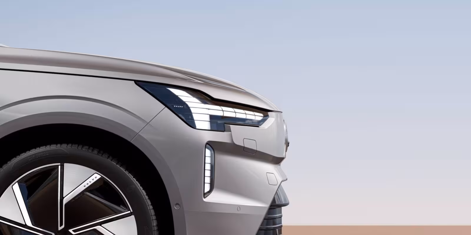 Volvo анонсировала дату премьеры электрического кроссовера EX60 2 Volvo