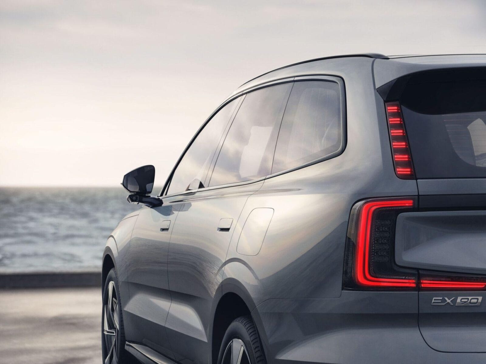 2025 Volvo XC90 PHEV или 2025 Volvo EX90: выбор между гибридом и полностью электрическим SUV 14 2025 volvo ex90 2