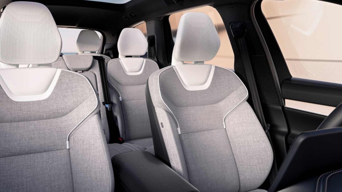 2025 Volvo XC90 PHEV или 2025 Volvo EX90: выбор между гибридом и полностью электрическим SUV 15 2025 volvo ex90 3
