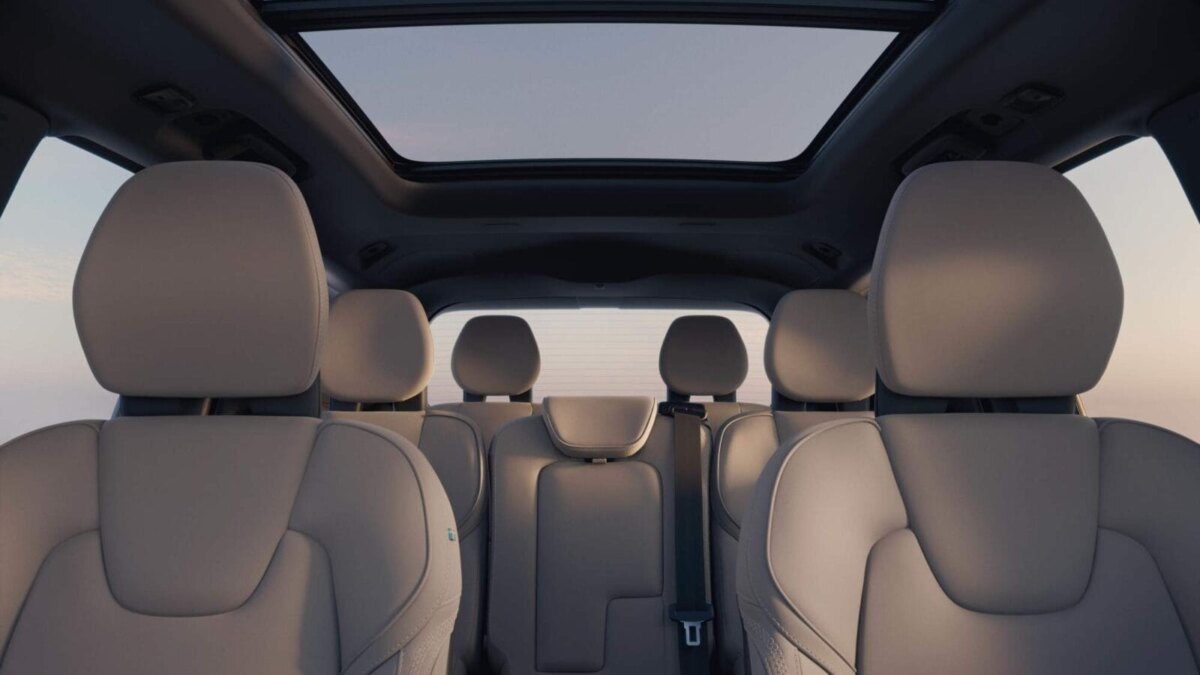 2025 Volvo XC90 PHEV или 2025 Volvo EX90: выбор между гибридом и полностью электрическим SUV 20 2025 volvo xc90 phev 4