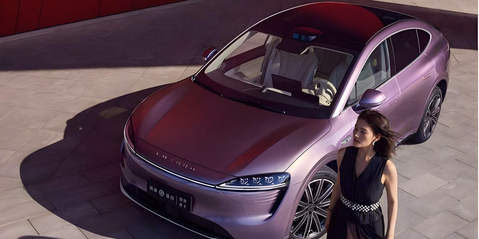 Huawei и Chery представили электромобиль Luxeed R7 8 Huawei