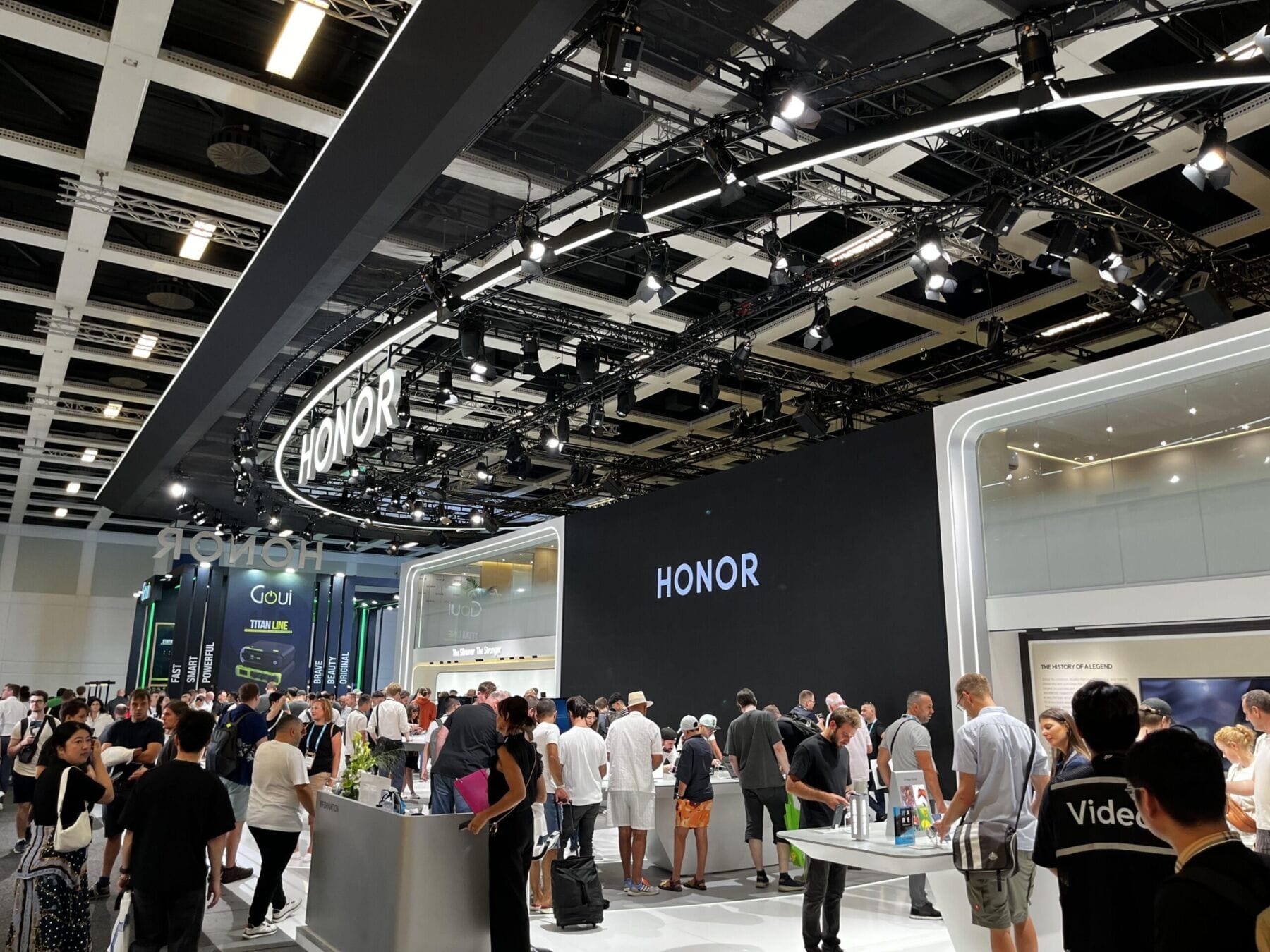 IFA 2024. AI-технологии Honor: ноутбук на базе Snapdragon, ассистент AI Agent и распознавание дипфейков 6 img 3576 scaled