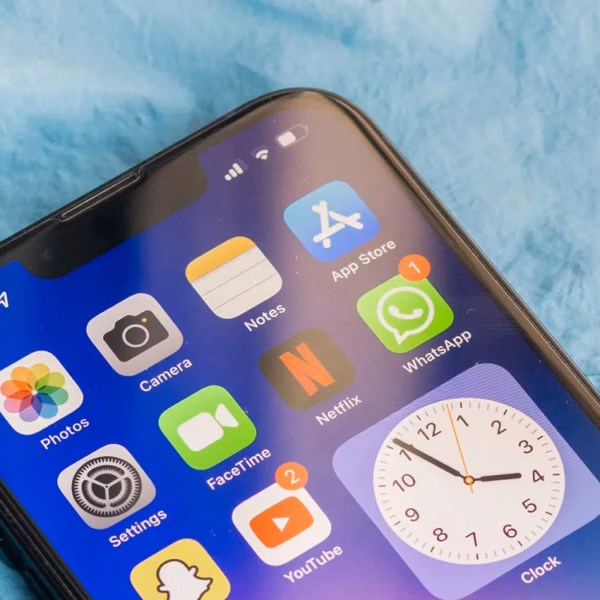 iphone se 4 displays.jpg