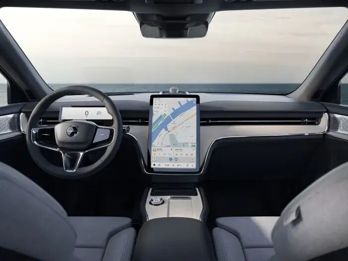 2025 Volvo XC90 PHEV или 2025 Volvo EX90: выбор между гибридом и полностью электрическим SUV 18 2025 Volvo EX90