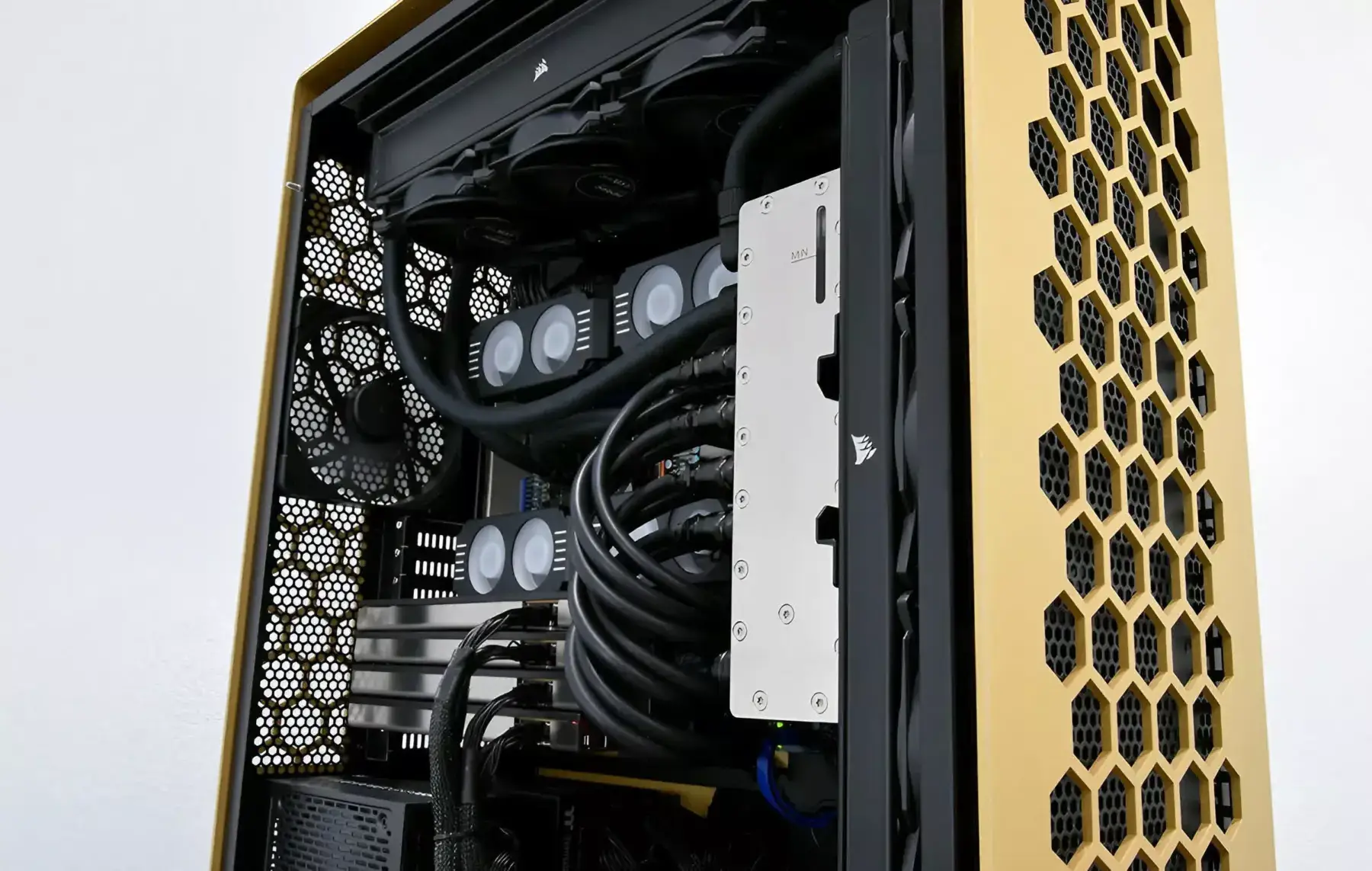 Представлен суперкомпьютер Titan A900, который стоит 120 тыс. долларов 4 Titan A900