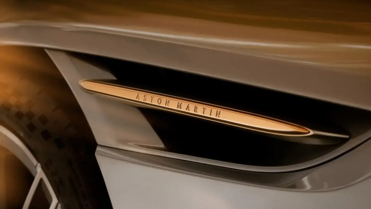 Aston Martin выпустил DB12 Goldfinger Edition в честь 60-летия фильма «Голдфингер» 23 2024 aston martin db12 goldfinger edition 100945171 h