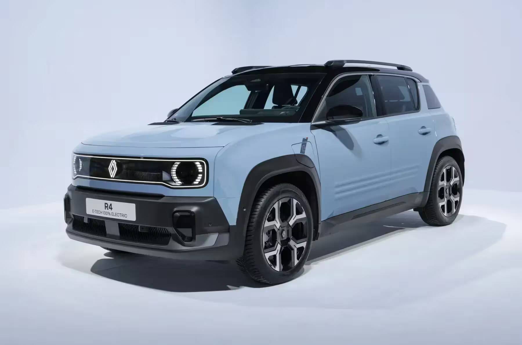 Современный Renault 4 E-Tech электромобиль спереди и сбоку