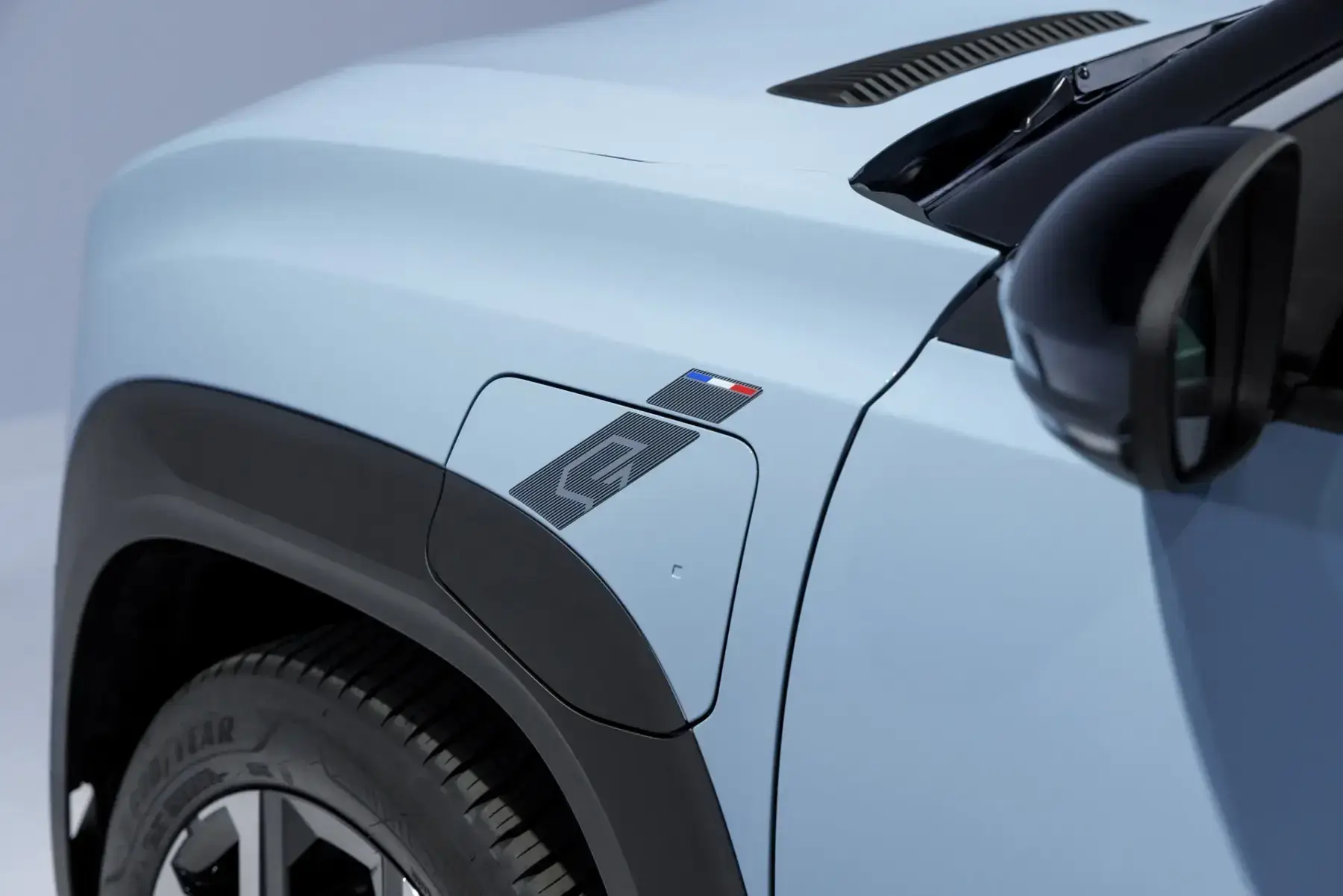 Современный Renault 4 E-Tech дебютировал на Парижском автосалоне 2024 года 13 2025 renault 4 e tech 100945751 h