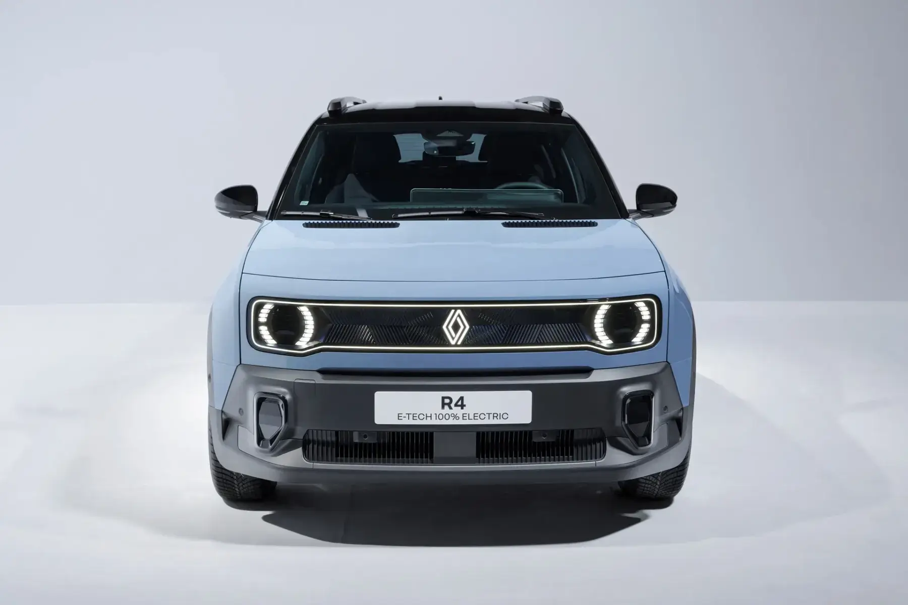 Современный Renault 4 E-Tech дебютировал на Парижском автосалоне 2024 года 15 2025 renault 4 e tech 100945755 h