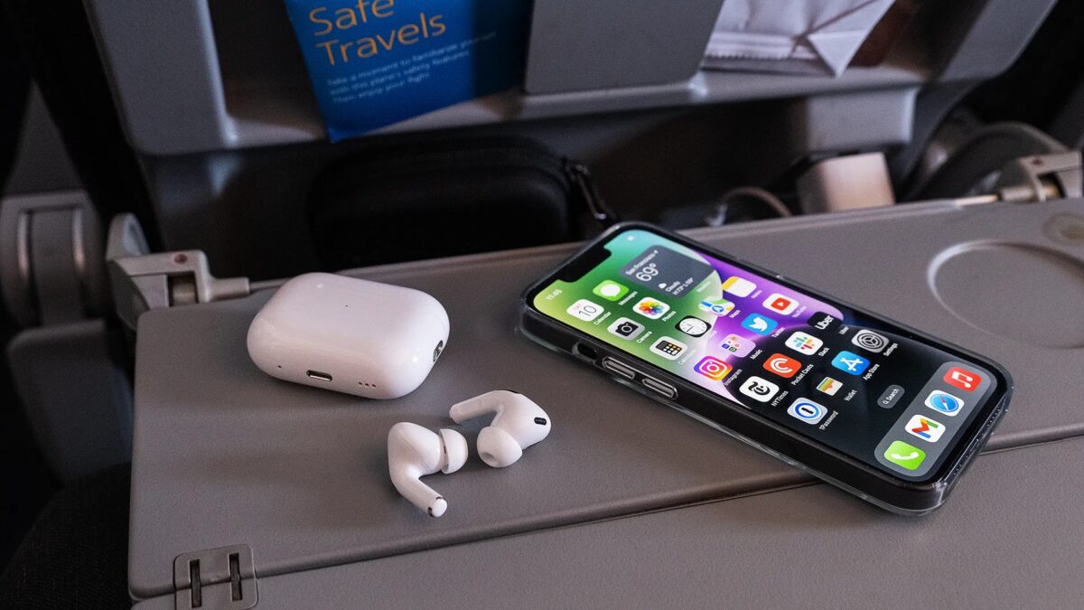226285 airpods pro 2 cwelch 0001.jpg