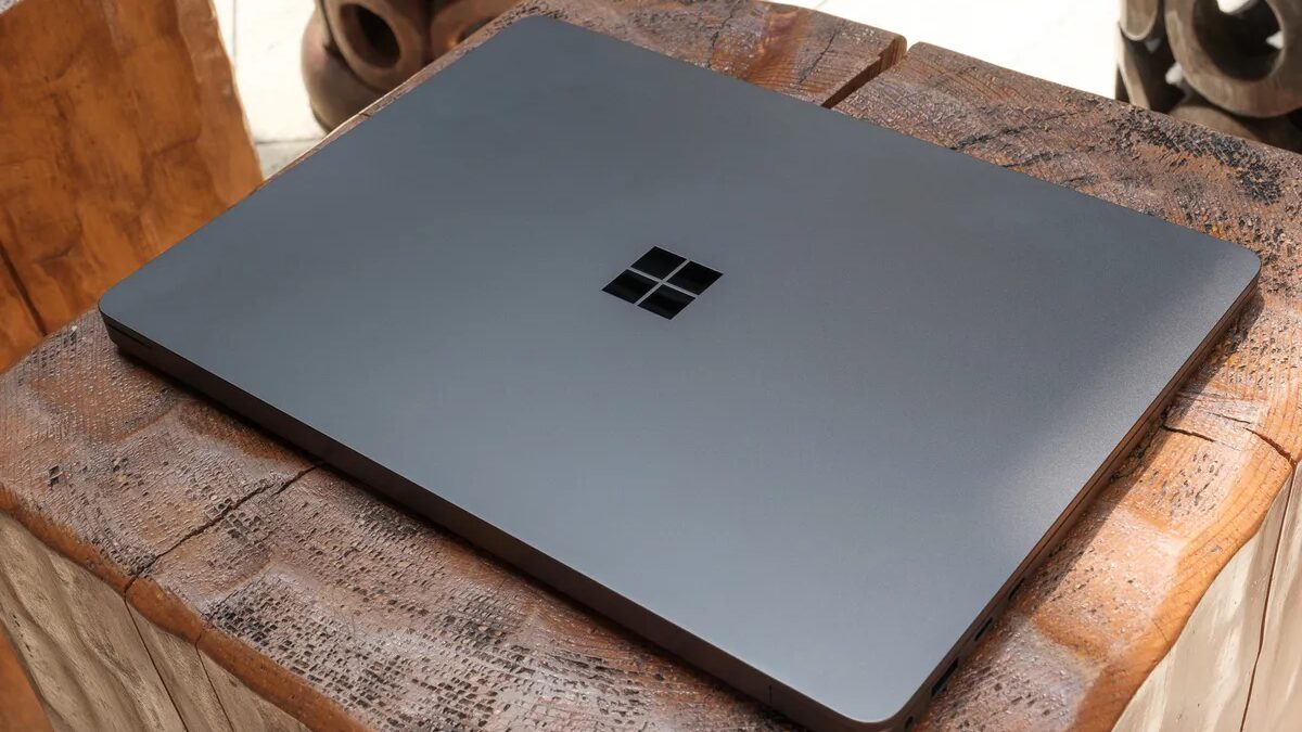 В сети нашли прототип Microsoft Surface Laptop с чипами Intel Lunar Lake 4 dscf7548.jpg