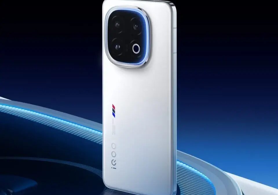 iqoo 13 white 1