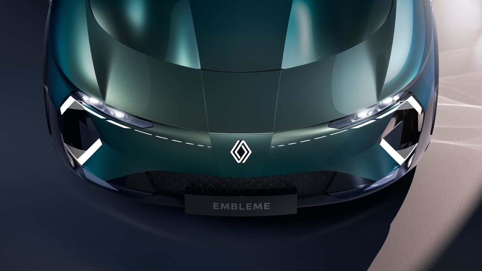 Renault создала водородный универсал с аккумулятором 5 renault embleme 2024