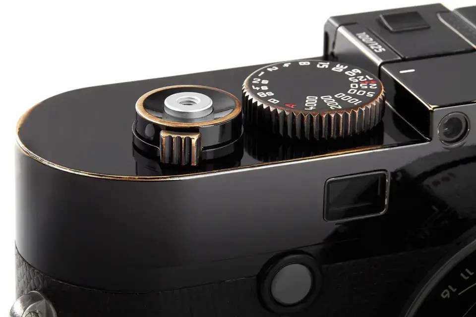 Leica представила новую камеру M11 и объектив Noctilux-M 50 f/1.2 в глянцево-черном цвете 6 Leica