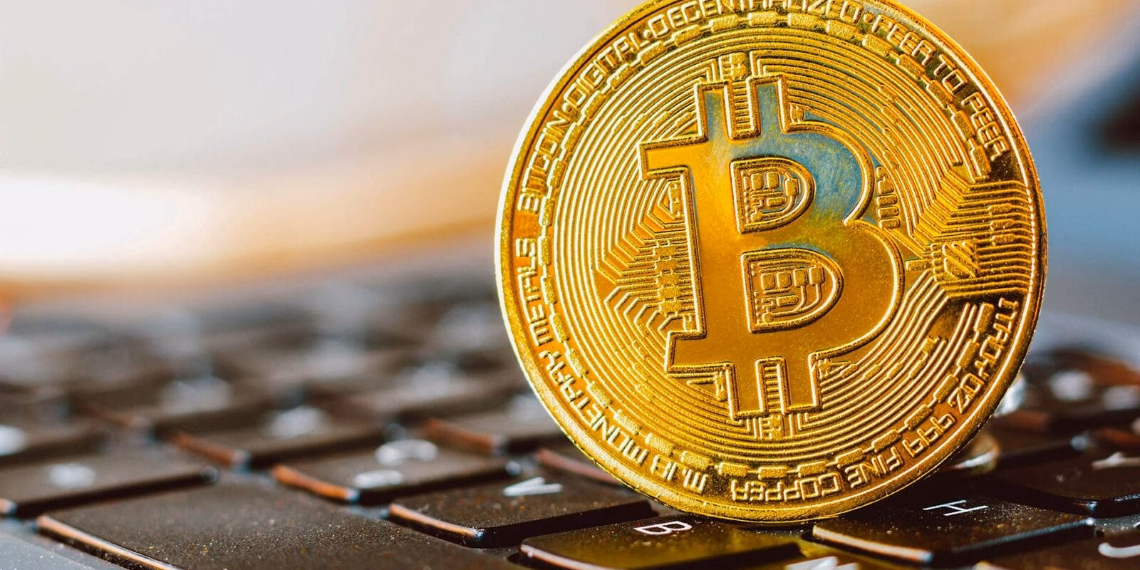 Биткоин впервые превысил $99 000 2 20210908 zaa s197 367