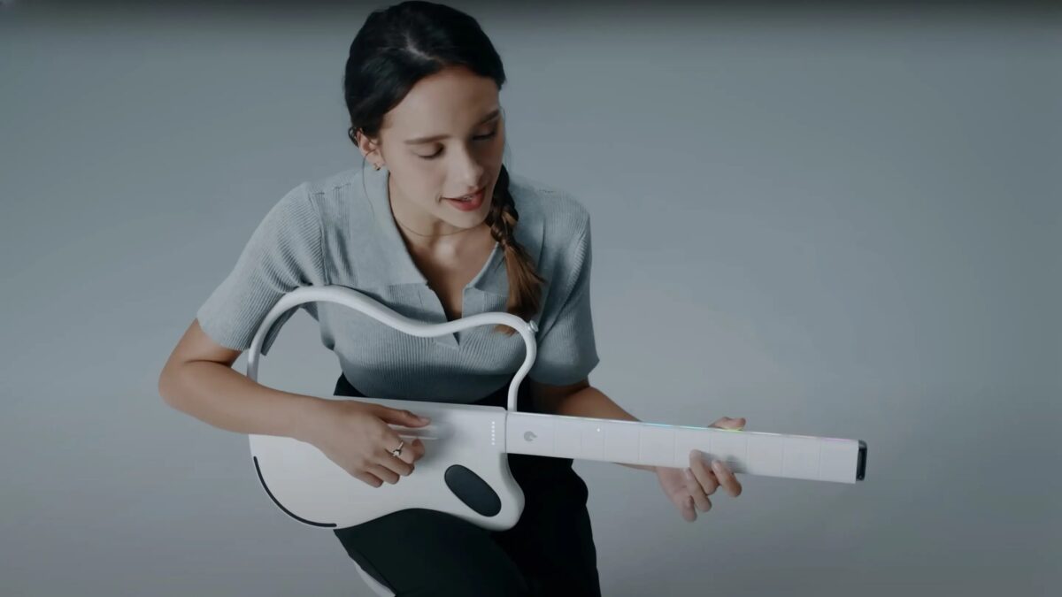 Стартап Lava Music сделал гитару с ИИ и необычным интерфейсом 4 90