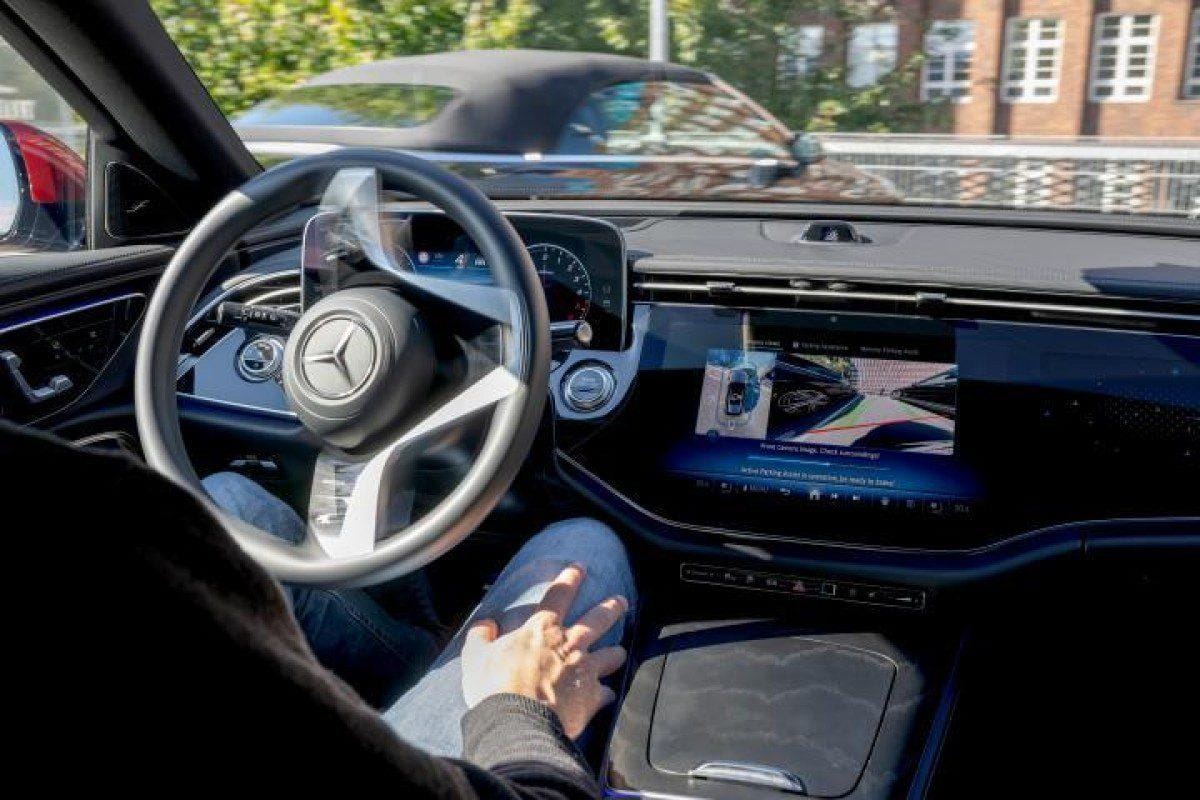Mercedes-Benz представляет обновлённую систему Active Parking Assist 3 Mercedes-Benz