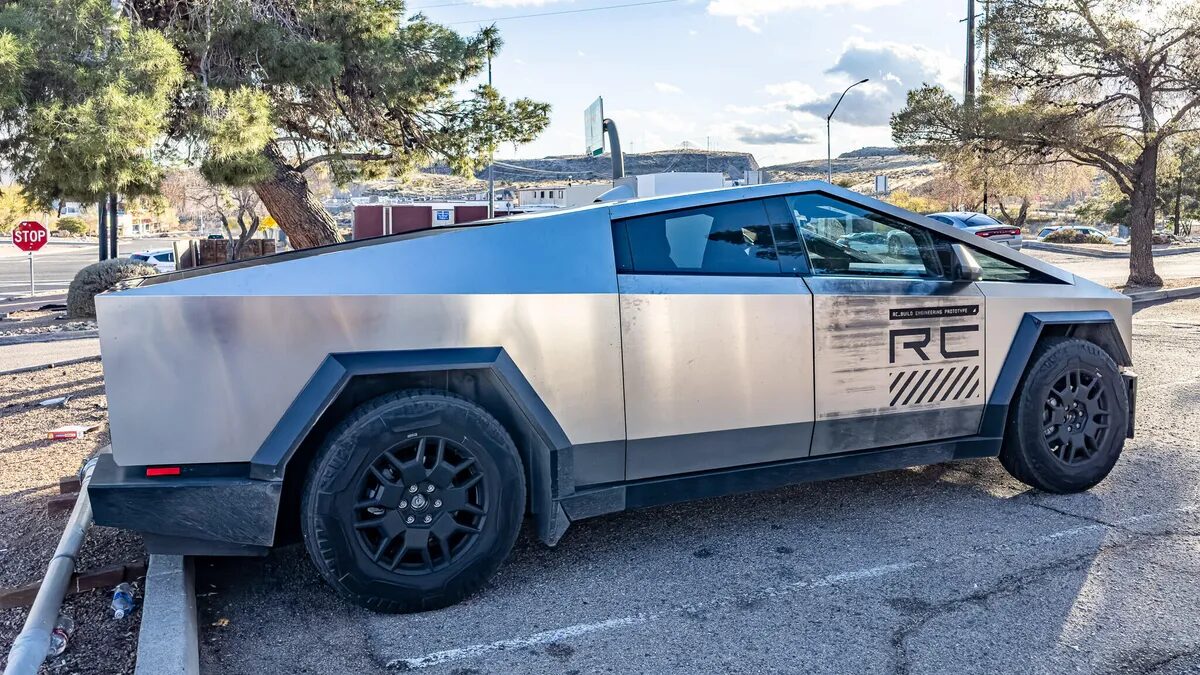 20231223 tesla cybertruck 03.jpg