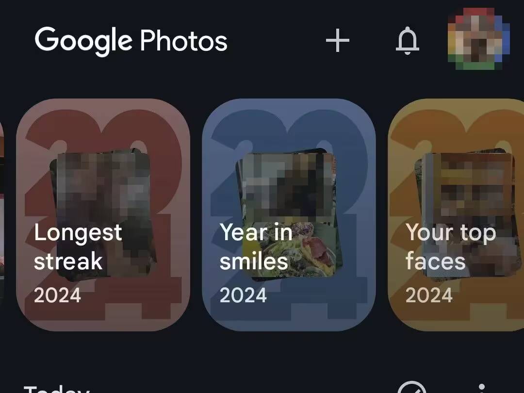 Экран Google Photos с итогами года 2024 и три раздела для карусели