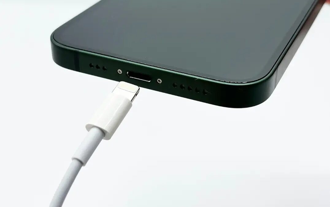  iPhone с Lightning