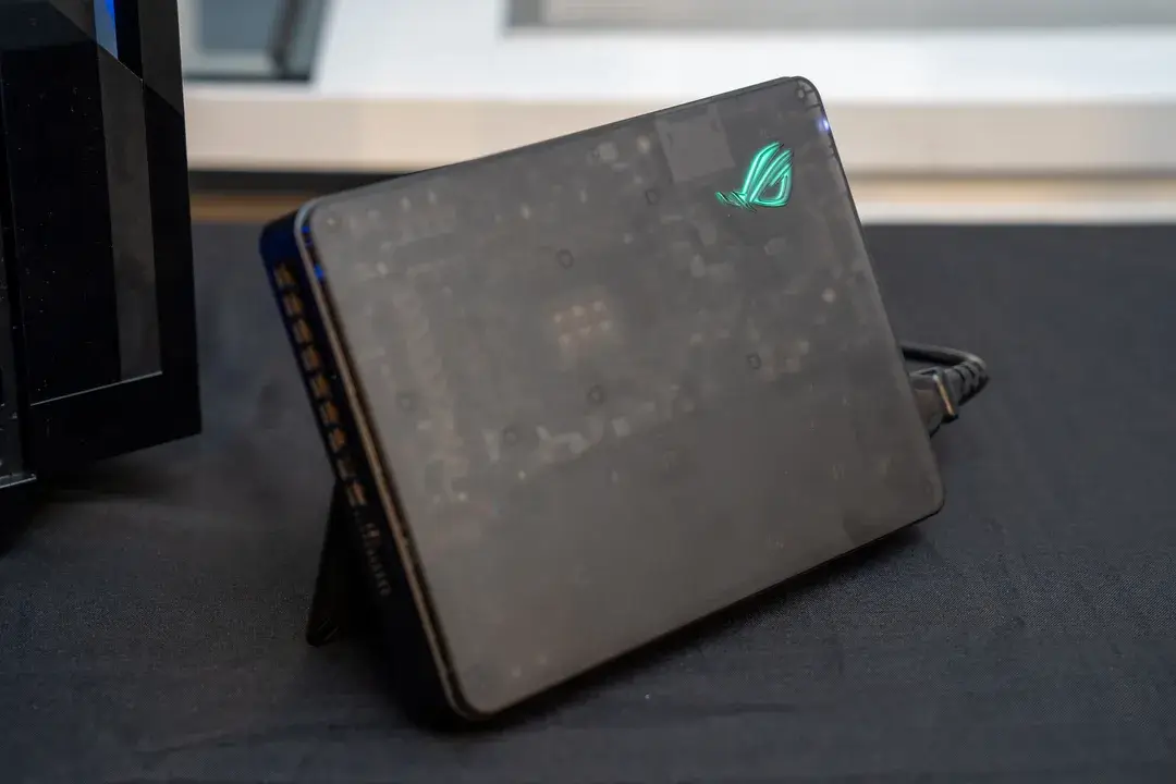 CES 2025: Asus показала топовую док-станцию XG Mobile 2025 с поддержкой Thunderbolt 5 5 247458 ces 2025 asus rog xg mobile adibenedetto 0001 1