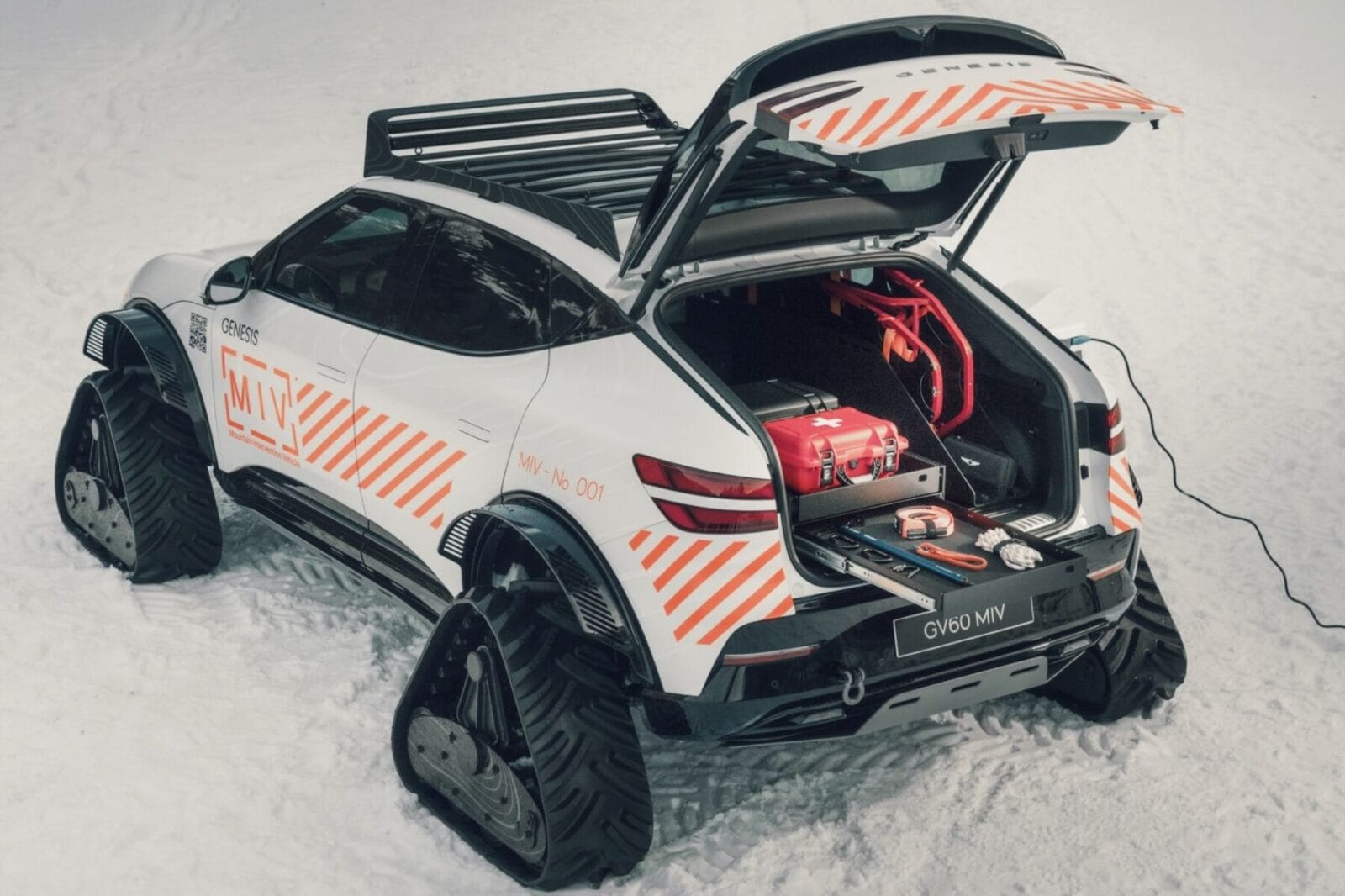 Genesis превратила GV60 в снегоход ради эксперимента 8 250124 genesisshowcasesgv60mountaininterventionvehicleconceptatdavos2025 3