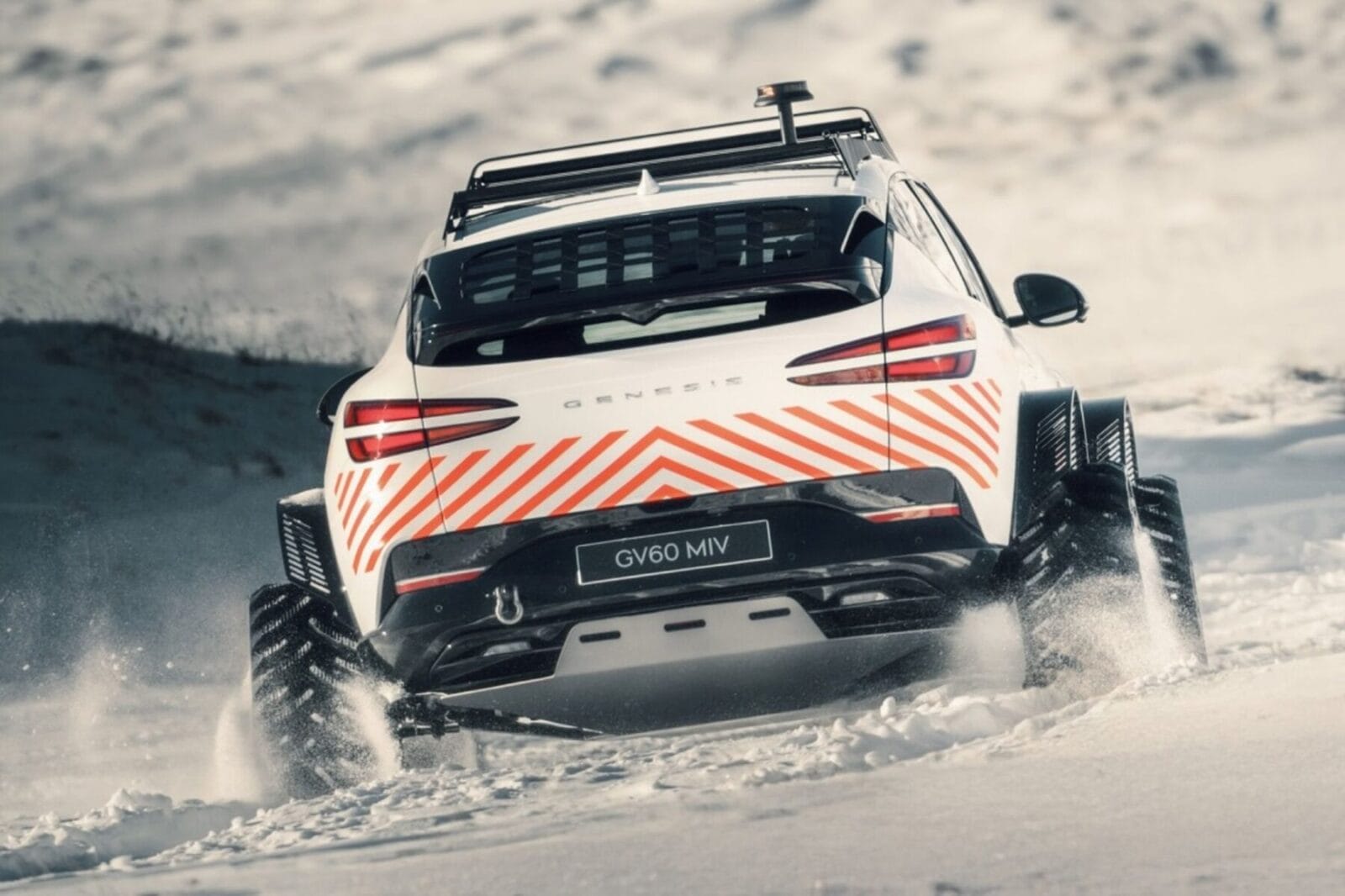 Genesis превратила GV60 в снегоход ради эксперимента 5 250124 genesisshowcasesgv60mountaininterventionvehicleconceptatdavos2025 4
