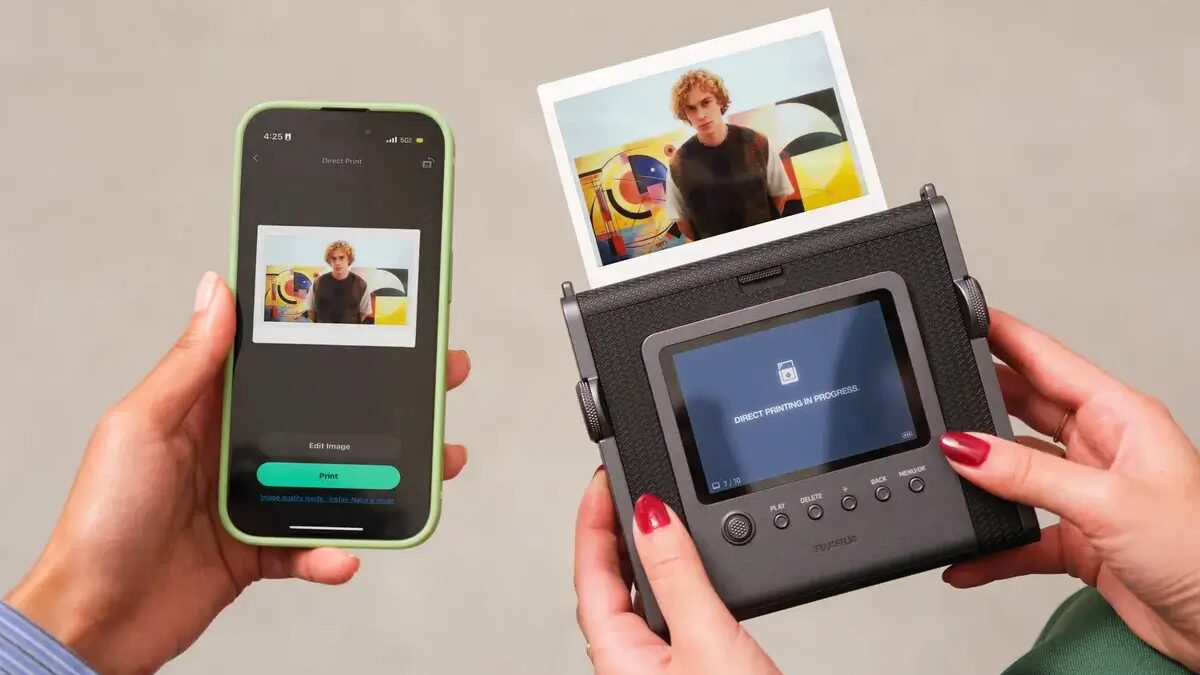 Fujifilm представила камеру мгновенной печати Instax Wide Evo Hybrid 5 Fujifilm Instax Wide Evo Hybrid