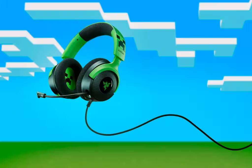 Razer представила линейку игровых устройств в стиле Minecraft 2 игровая гарнитура Razer в стиле Minecraft с кабелем