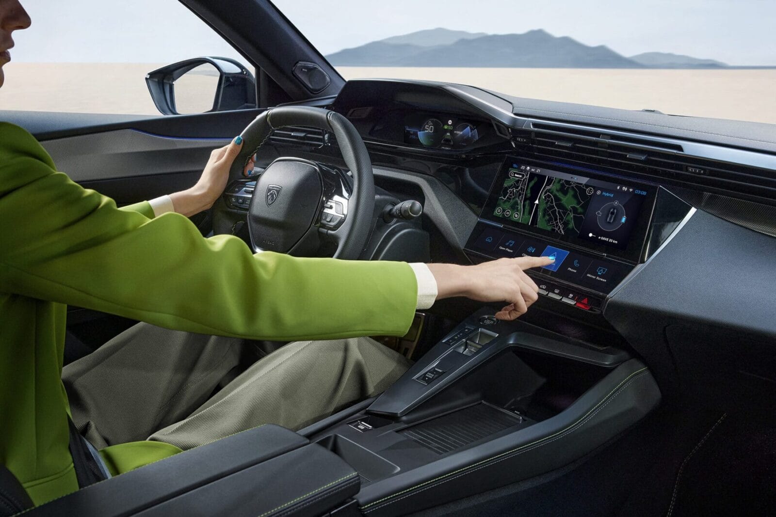 Peugeot 408X представлен в России: сочетание дизайна, комфорта и технологий 8 22062022142319 peugeot408phev2206cn124 62b1e7a242320