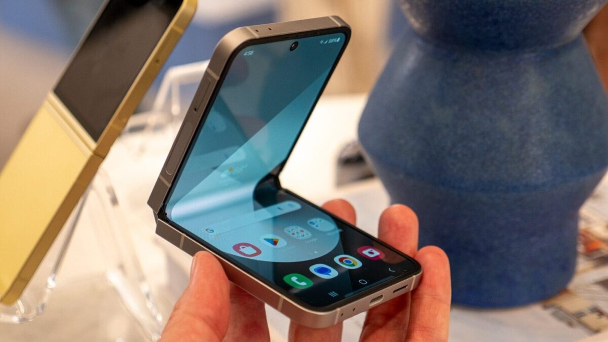 Samsung Galaxy Z Flip 7: утечка раскрывает главный апгрейд дисплея 3 3eyfwuprus7pqrg6m32nif