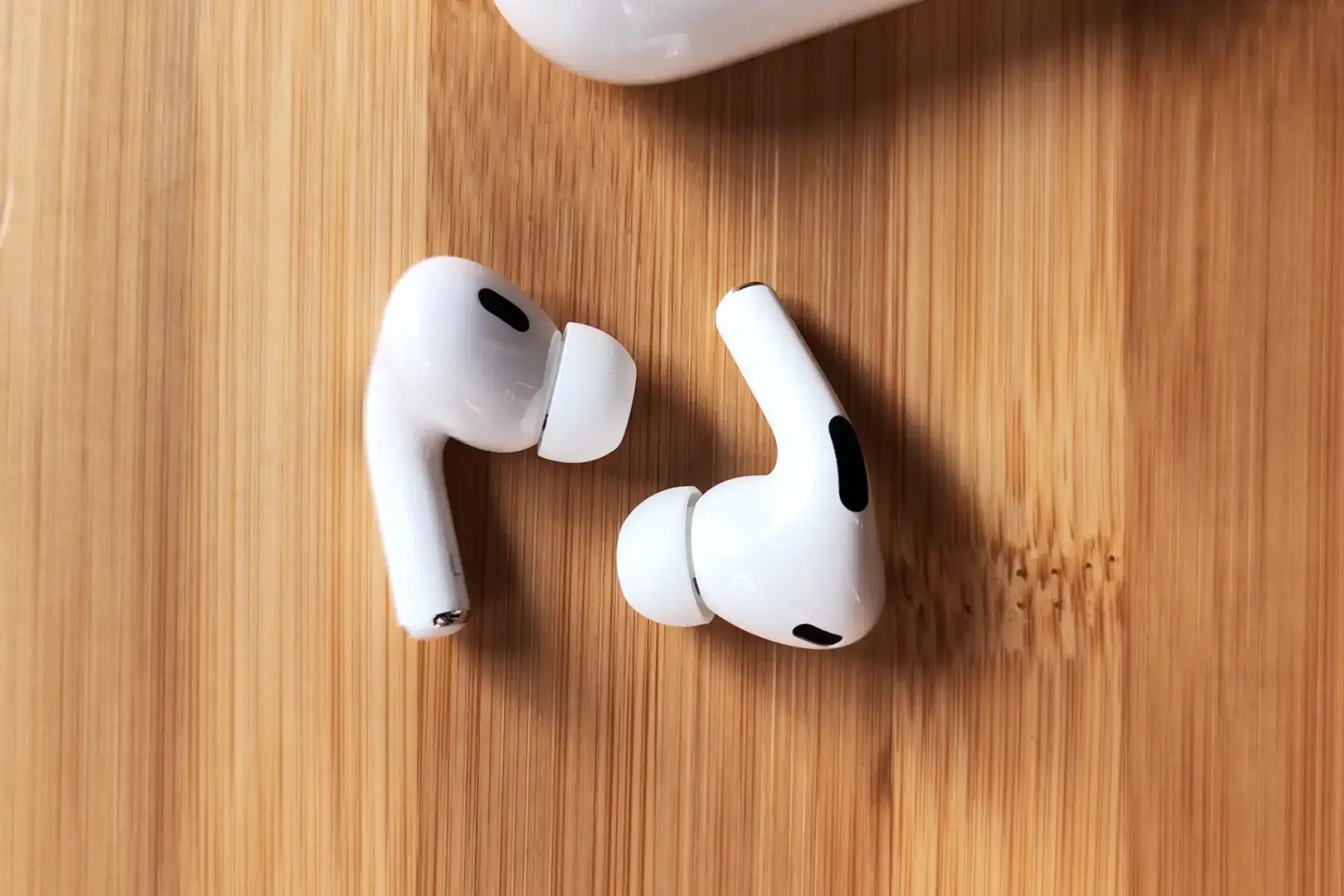 Apple AirPods Pro 2 vs Beats Powerbeats Pro 2: какие наушники выбрать? 13 Apple