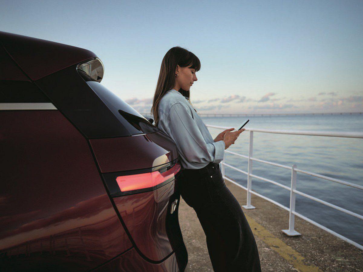 Motorola Razr+ и Edge 50 Ultra стали цифровыми ключами для BMW 5 arenaev 001 4