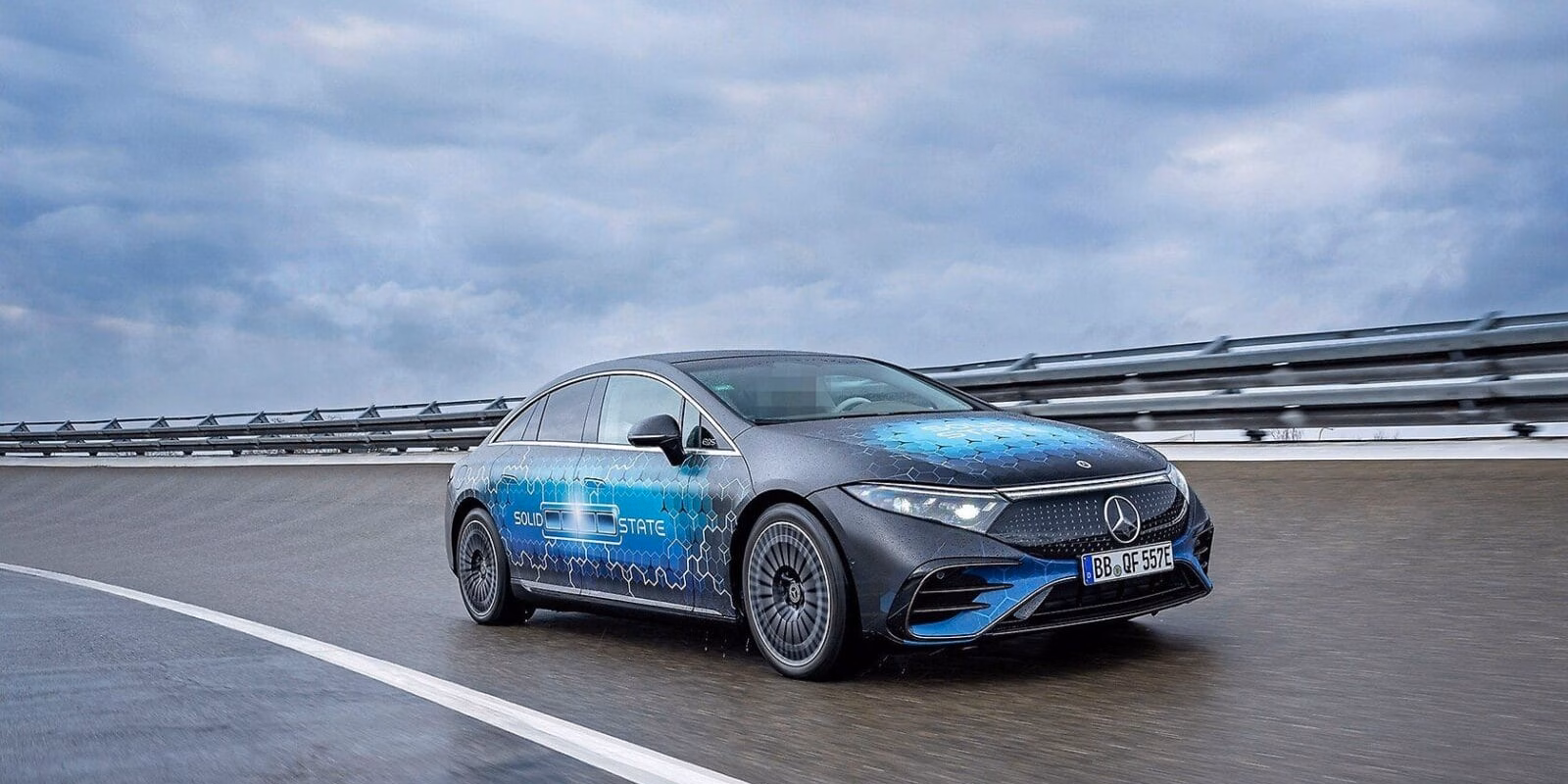 Mercedes-Benz и Factorial: революция в электромобилях с твердотельным аккумулятором 3 eqs solid state battery 001 w1680xh945 cutout