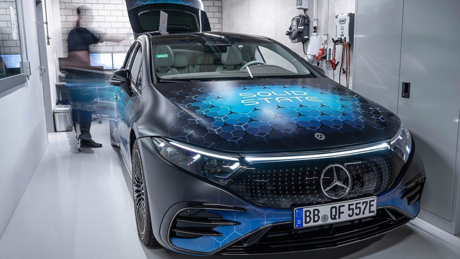 Mercedes-Benz и Factorial: революция в электромобилях с твердотельным аккумулятором 5 eqs solid state battery 009 w1920xh1080 cutout