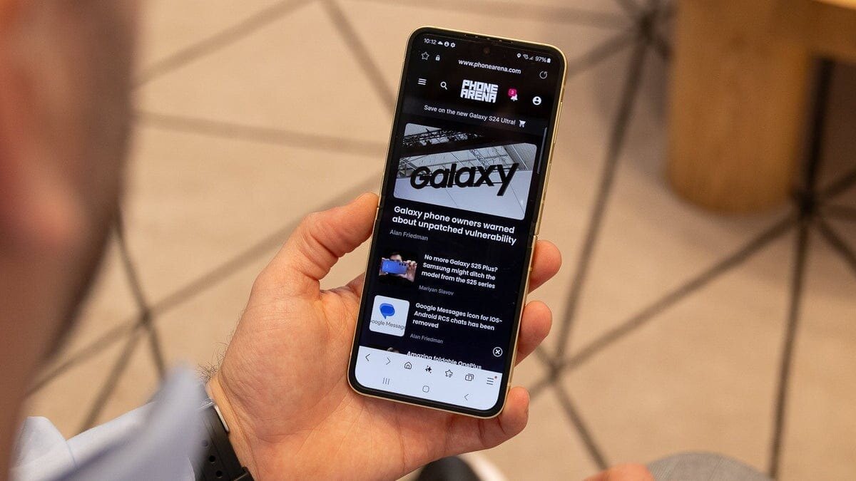 Samsung Galaxy Z Flip 7: утечка раскрывает главный апгрейд дисплея 5 galaxy z flip 7 leak teases a big display upgrade finally a reason to get