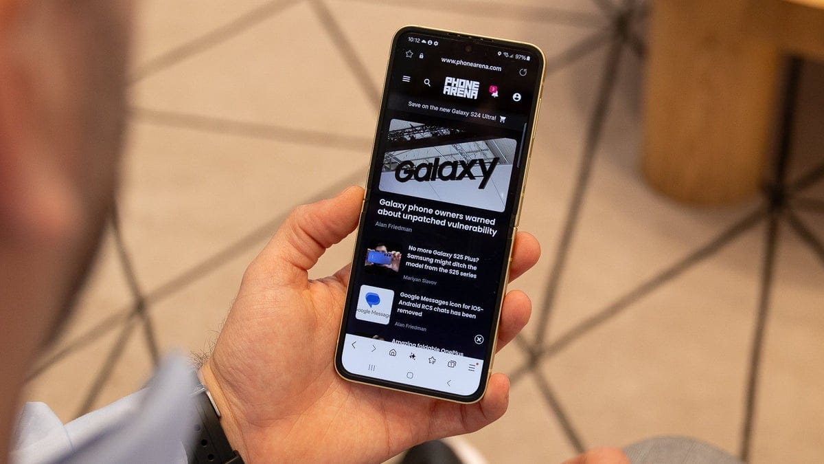 Samsung Galaxy Z Flip 7: утечка раскрывает главный апгрейд дисплея 5 galaxy z flip 7 leak teases a big display upgrade finally a reason to get