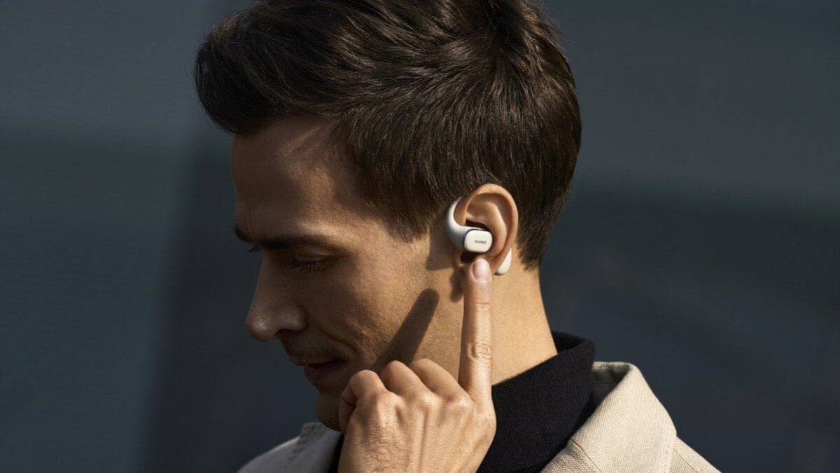 Huawei представит складной Mate XT и спортивные наушники FreeArc 18 февраля 2 Huawei FreeArc