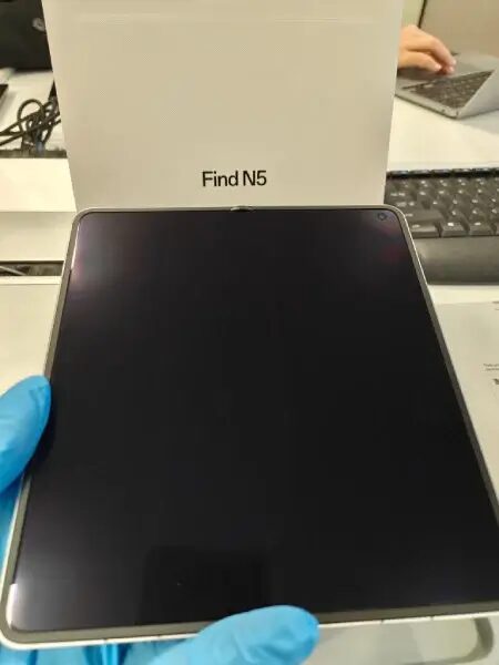 Oppo Find N5: революционный складной смартфон с защитой от воды 7 oppo find n5 crease live image 1