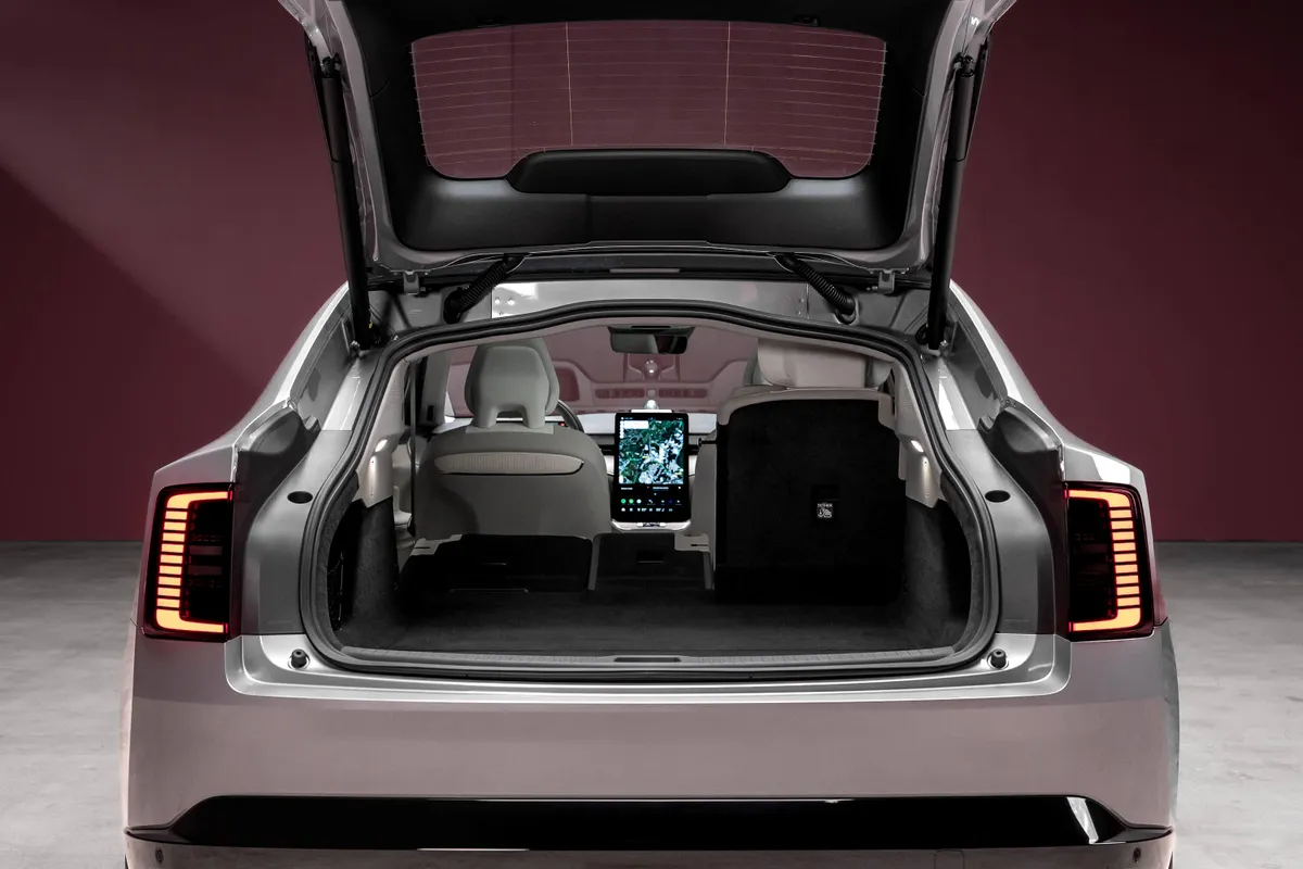 Volvo представила ES90 2026: электрический седан с амбициями кроссовера 31 342402 volvo es90